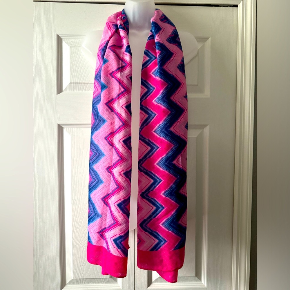 🌷Pink and Blue Zig Zag Pattern, Textured Scarf Wrap